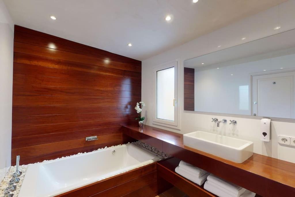 Lesal Villas Rentals, Villa Mar Azul, טוסה דה מאר מראה חיצוני תמונה